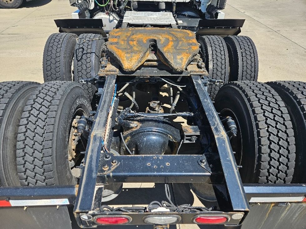 Sleeper Tractor-Heavy Duty Tractors-Freightliner-2020-T12664ST-Moberly-MO-672,486\n\t\tmiles-$ 48,000 - Image 6