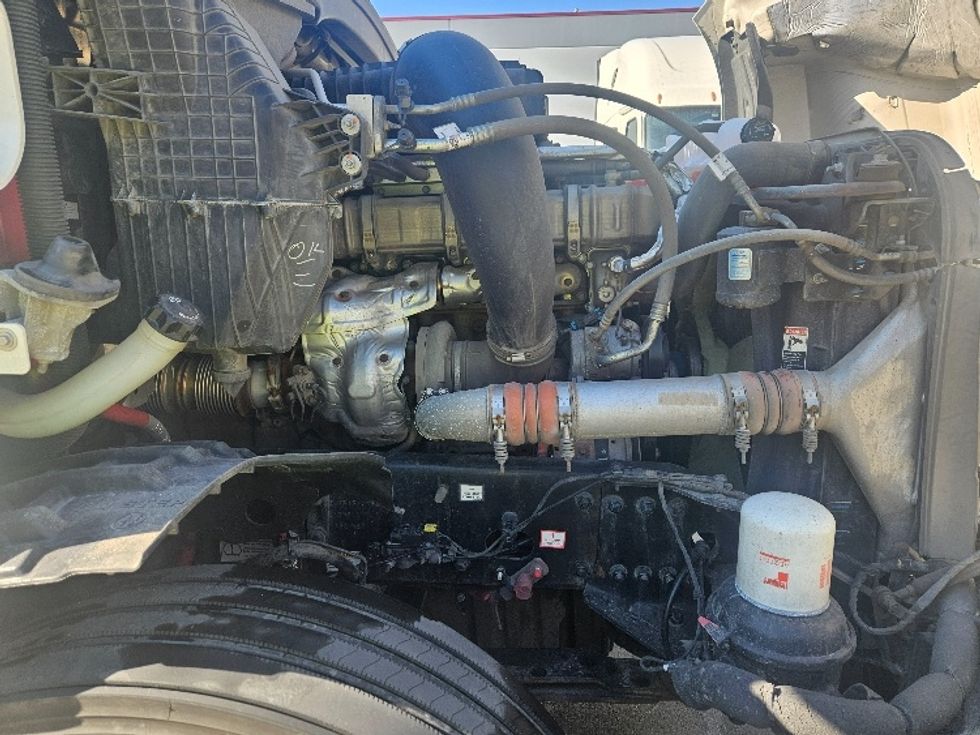 Sleeper Tractor-Heavy Duty Tractors-Freightliner-2020-T12664ST-Moberly-MO-674,848\n\t\tmiles-$ 46,750 - Image 20