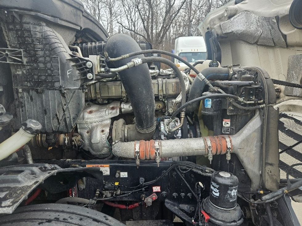 Sleeper Tractor-Heavy Duty Tractors-Freightliner-2020-T12664ST-Moberly-MO-680,905\n\t\tmiles-$ 46,500 - Image 20