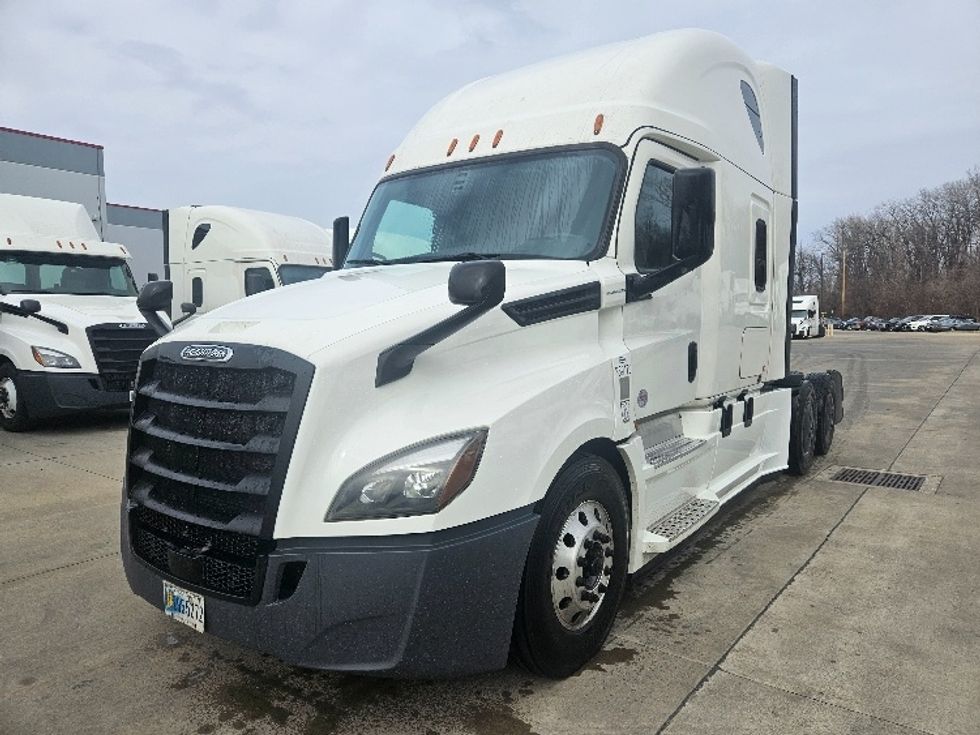 Sleeper Tractor-Heavy Duty Tractors-Freightliner-2020-T12664ST-Moberly-MO-680,905\n\t\tmiles-$ 46,500 - Image 3