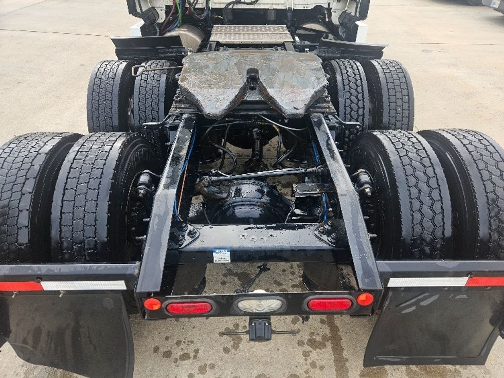 Sleeper Tractor-Heavy Duty Tractors-Freightliner-2020-T12664ST-Moberly-MO-680,905\n\t\tmiles-$ 46,500 - Image 6