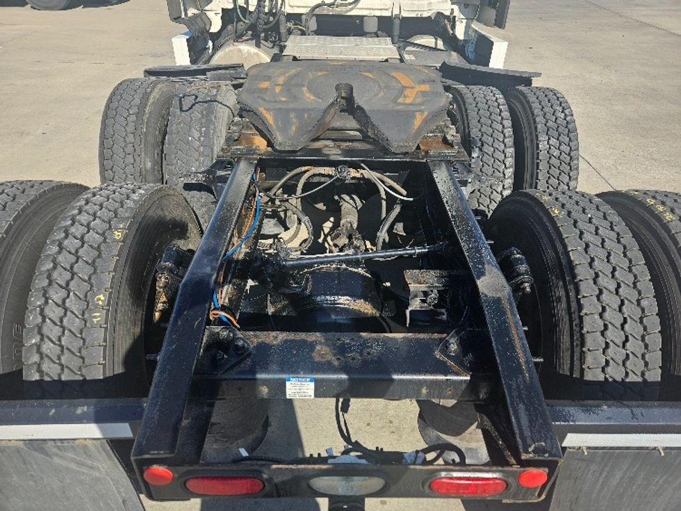 Sleeper Tractor-Heavy Duty Tractors-Freightliner-2020-T12664ST-Moberly-MO-681,531\n\t\tmiles-$ 46,250 - Image 6