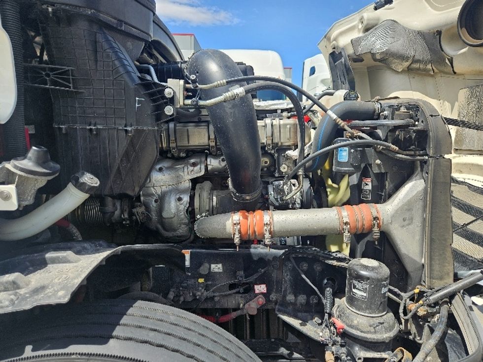 Sleeper Tractor-Heavy Duty Tractors-Freightliner-2020-T12664ST-Moberly-MO-683,870\n\t\tmiles-$ 49,500 - Image 20
