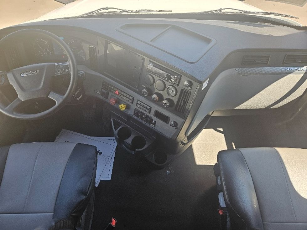 Sleeper Tractor-Heavy Duty Tractors-Freightliner-2020-T12664ST-Moberly-MO-685,647\n\t\tmiles-$ 46,750 - Image 12