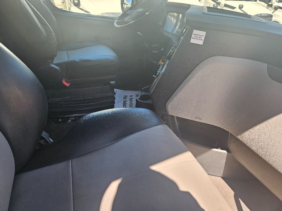 Sleeper Tractor-Heavy Duty Tractors-Freightliner-2020-T12664ST-Moberly-MO-685,647\n\t\tmiles-$ 46,750 - Image 15