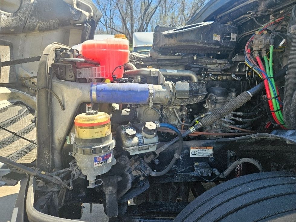 Sleeper Tractor-Heavy Duty Tractors-Freightliner-2020-T12664ST-Moberly-MO-699,635\n\t\tmiles-$ 46,000 - Image 21