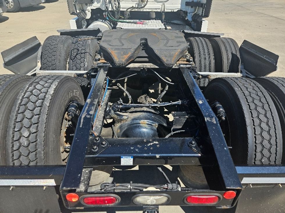 Sleeper Tractor-Heavy Duty Tractors-Freightliner-2020-T12664ST-Moberly-MO-699,635\n\t\tmiles-$ 46,000 - Image 6