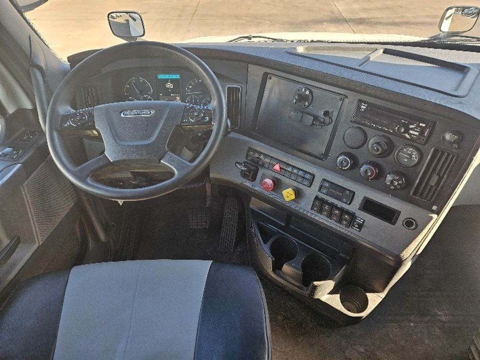 Sleeper Tractor-Heavy Duty Tractors-Freightliner-2020-T12664ST-Moberly-MO-708,217\n\t\tmiles-$ 44,250 - Image 11