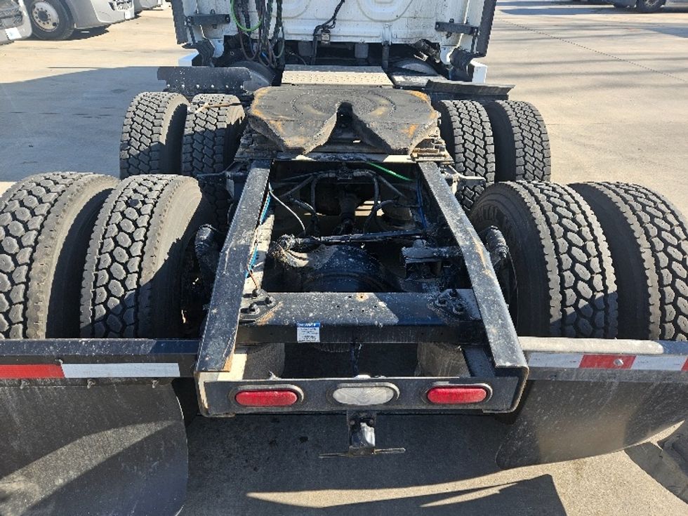 Sleeper Tractor-Heavy Duty Tractors-Freightliner-2020-T12664ST-Moberly-MO-708,217\n\t\tmiles-$ 44,250 - Image 6