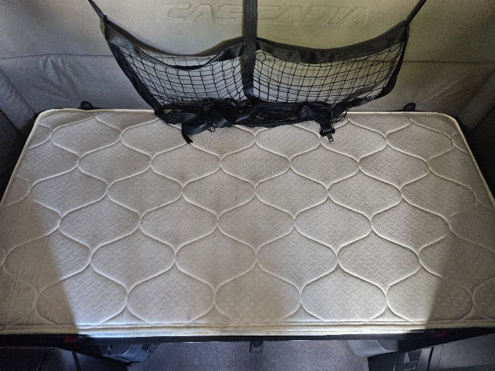 Sleeper Tractor-Heavy Duty Tractors-Freightliner-2020-T12664ST-Moberly-MO-713,341\n\t\tmiles-$ 46,000 - Image 17