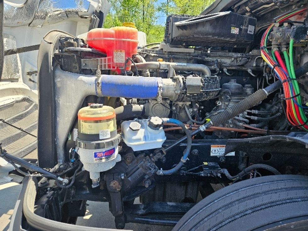 Sleeper Tractor-Heavy Duty Tractors-Freightliner-2020-T12664ST-Moberly-MO-713,341\n\t\tmiles-$ 46,000 - Image 21