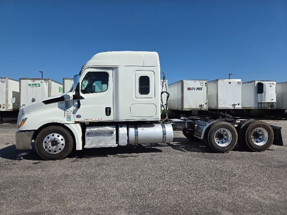 Sleeper Tractor-Heavy Duty Tractors-Freightliner-2020-T12664ST-Mobile-AL-290,375\n\t\tmiles-$ 72,000 - Image 4