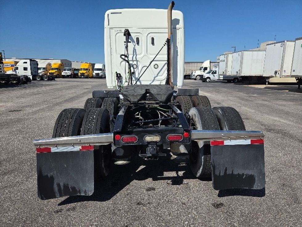 Sleeper Tractor-Heavy Duty Tractors-Freightliner-2020-T12664ST-Mobile-AL-290,375\n\t\tmiles-$ 72,000 - Image 6