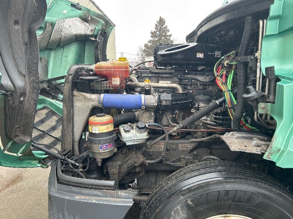 Sleeper Tractor-Heavy Duty Tractors-Freightliner-2020-T12664ST-Moncton-NB-1,006,599\n\t\tkm-$ 62,250 - Image 21