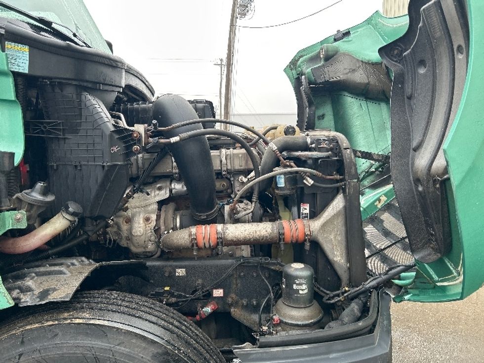 Sleeper Tractor-Heavy Duty Tractors-Freightliner-2020-T12664ST-Moncton-NB-1,020,945\n\t\tkm-$ 61,500 - Image 20