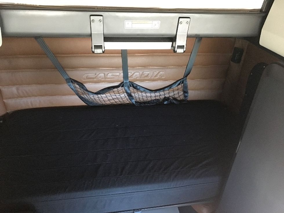 Sleeper Tractor-Heavy Duty Tractors-Freightliner-2020-T12664ST-Moncton-NB-1,029,747\n\t\tkm-$ 67,750 - Image 17