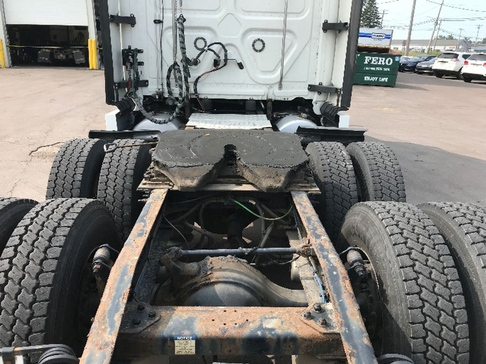 Sleeper Tractor-Heavy Duty Tractors-Freightliner-2020-T12664ST-Moncton-NB-1,029,747\n\t\tkm-$ 67,750 - Image 6