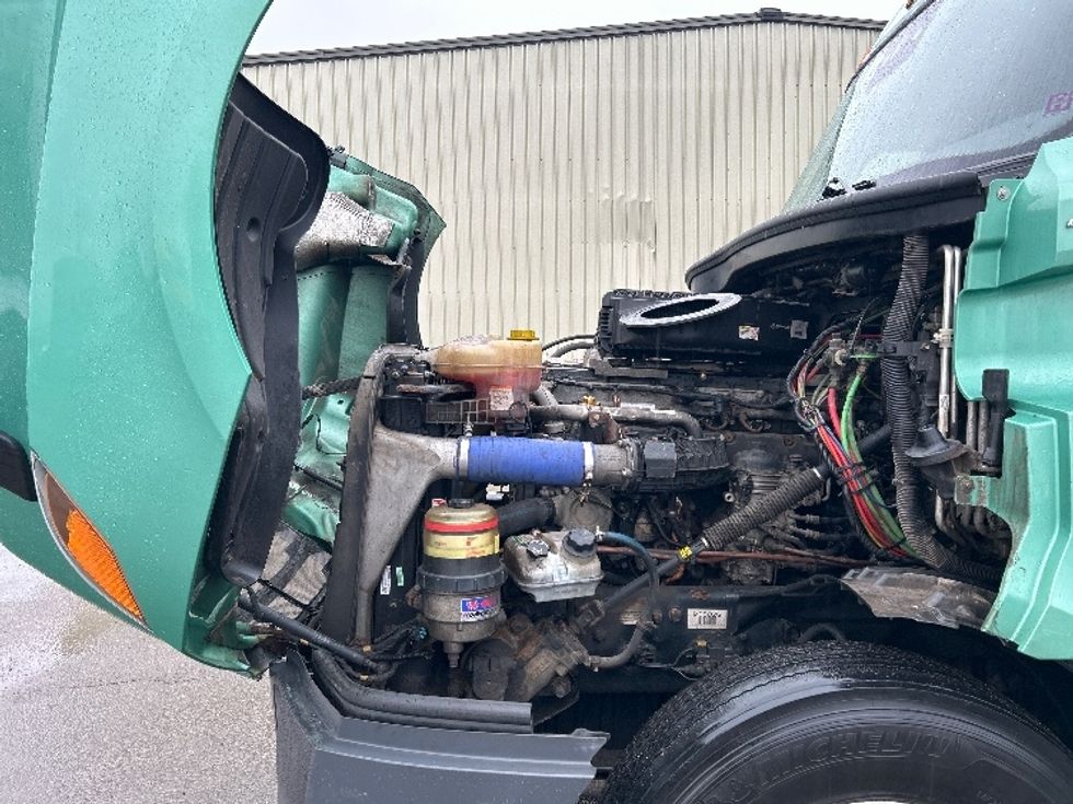 Sleeper Tractor-Heavy Duty Tractors-Freightliner-2020-T12664ST-Moncton-NB-1,089,092\n\t\tkm-$ 56,750 - Image 21