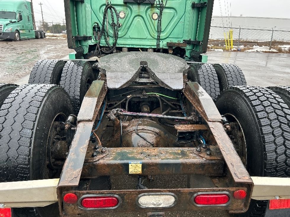 Sleeper Tractor-Heavy Duty Tractors-Freightliner-2020-T12664ST-Moncton-NB-1,089,092\n\t\tkm-$ 56,750 - Image 6