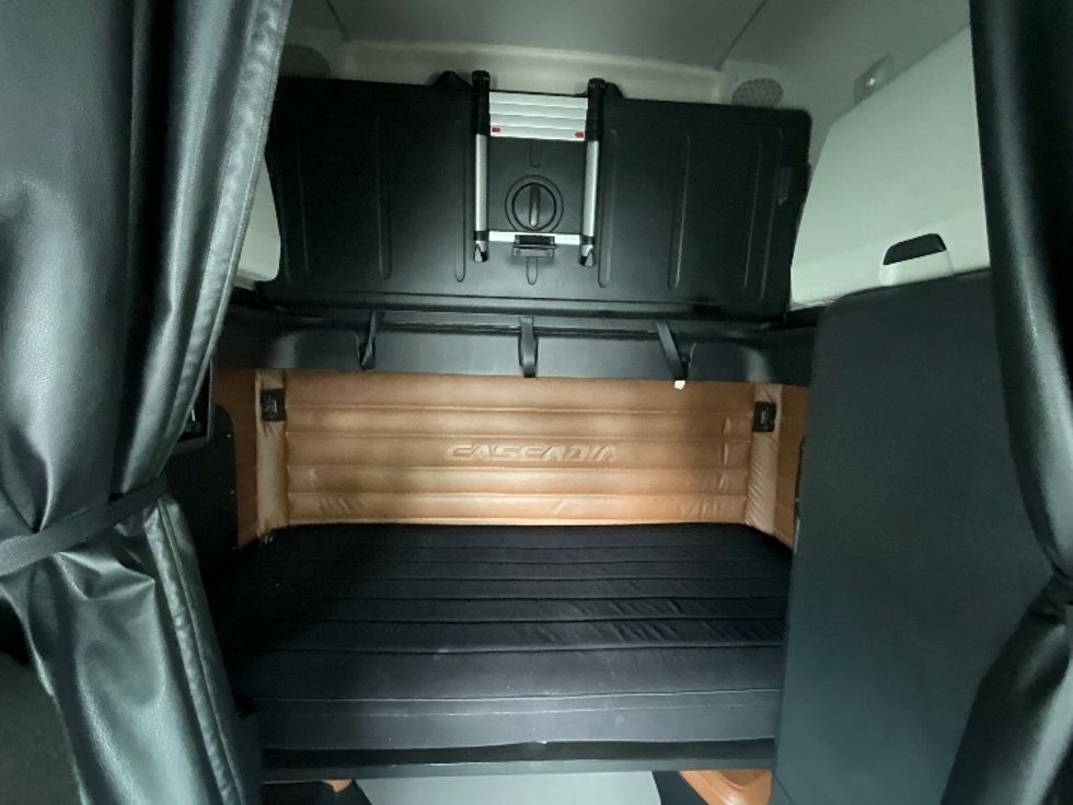 Sleeper Tractor-Heavy Duty Tractors-Freightliner-2020-T12664ST-Moncton-NB-1,092,411\n\t\tkm-$ 64,750 - Image 16