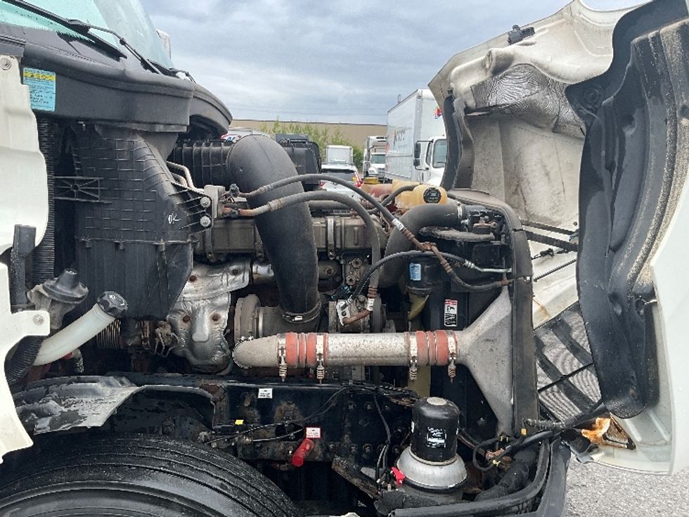 Sleeper Tractor-Heavy Duty Tractors-Freightliner-2020-T12664ST-Moncton-NB-1,092,411\n\t\tkm-$ 64,750 - Image 20