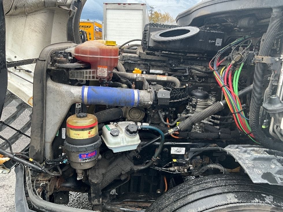 Sleeper Tractor-Heavy Duty Tractors-Freightliner-2020-T12664ST-Moncton-NB-1,092,411\n\t\tkm-$ 64,750 - Image 21