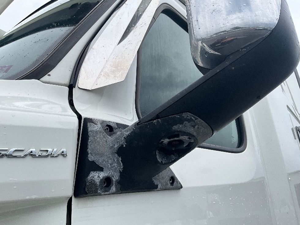 Sleeper Tractor-Heavy Duty Tractors-Freightliner-2020-T12664ST-Moncton-NB-1,092,411\n\t\tkm-$ 64,750 - Image 24