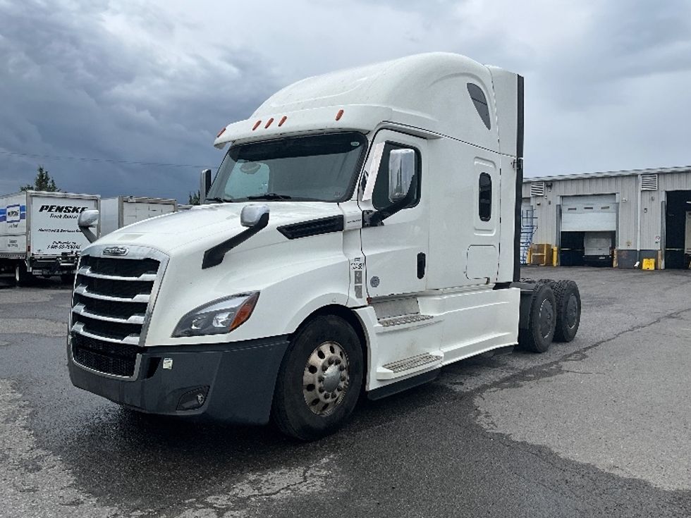 Sleeper Tractor-Heavy Duty Tractors-Freightliner-2020-T12664ST-Moncton-NB-1,092,411\n\t\tkm-$ 64,750 - Image 3
