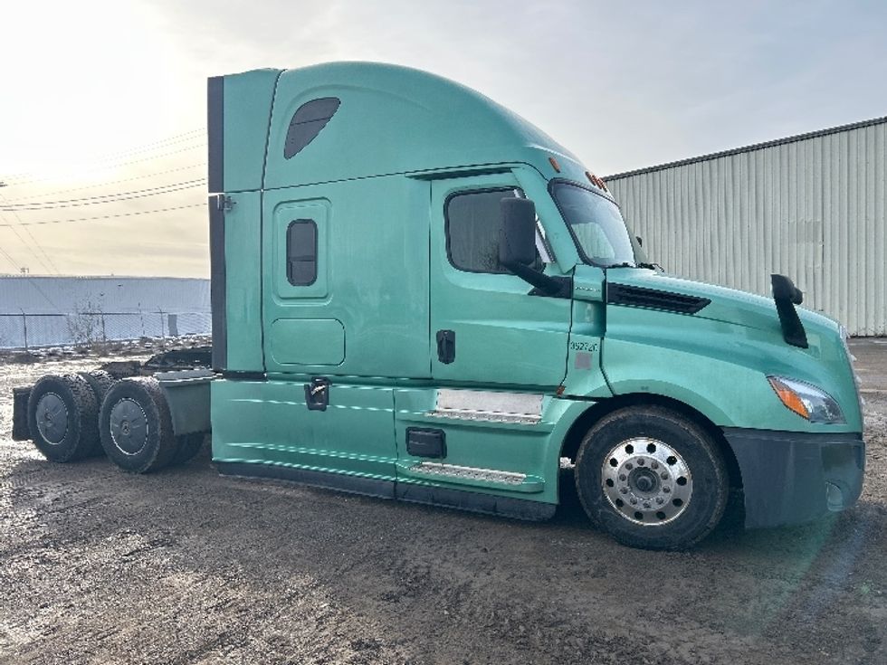 Sleeper Tractor-Heavy Duty Tractors-Freightliner-2020-T12664ST-Moncton-NB-1,100,455\n\t\tkm-$ 56,250 - Image 1