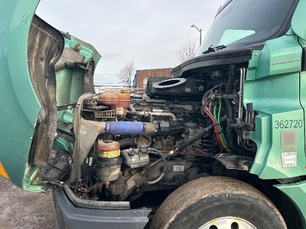Sleeper Tractor-Heavy Duty Tractors-Freightliner-2020-T12664ST-Moncton-NB-1,100,455\n\t\tkm-$ 56,250 - Image 21