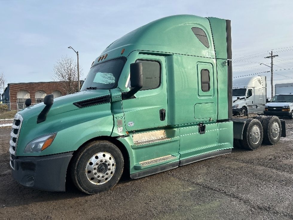 Sleeper Tractor-Heavy Duty Tractors-Freightliner-2020-T12664ST-Moncton-NB-1,100,455\n\t\tkm-$ 56,250 - Image 3