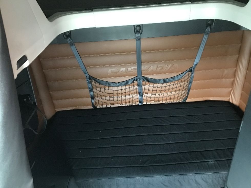 Sleeper Tractor-Heavy Duty Tractors-Freightliner-2020-T12664ST-Moncton-NB-865,140\n\t\tkm-$ 75,000 - Image 16