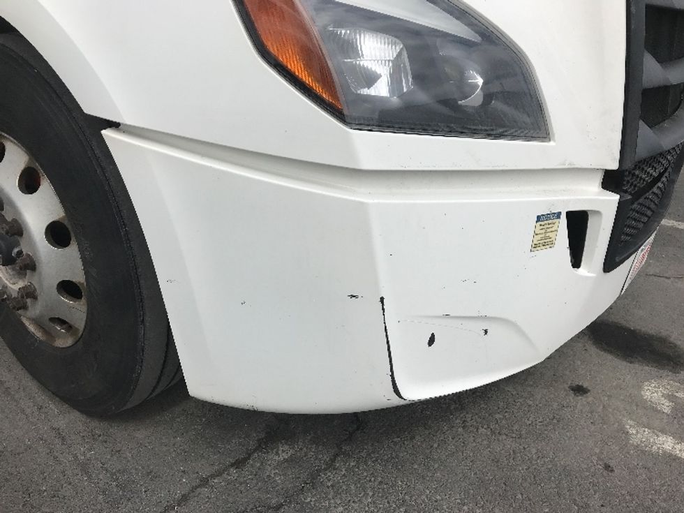 Sleeper Tractor-Heavy Duty Tractors-Freightliner-2020-T12664ST-Moncton-NB-865,140\n\t\tkm-$ 75,000 - Image 24