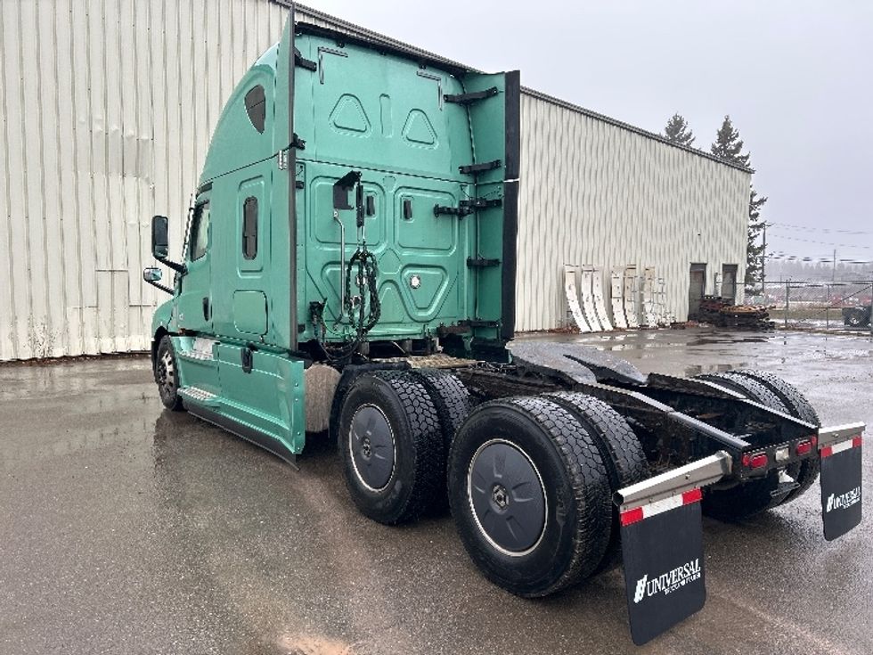 Sleeper Tractor-Heavy Duty Tractors-Freightliner-2020-T12664ST-Moncton-NB-894,007\n\t\tkm-$ 67,750 - Image 5