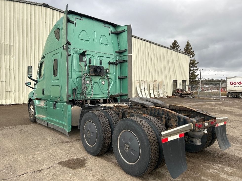 Sleeper Tractor-Heavy Duty Tractors-Freightliner-2020-T12664ST-Moncton-NB-907,892\n\t\tkm-$ 67,000 - Image 5