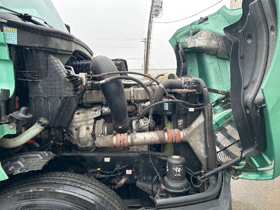 Sleeper Tractor-Heavy Duty Tractors-Freightliner-2020-T12664ST-Moncton-NB-927,847\n\t\tkm-$ 66,000 - Image 20