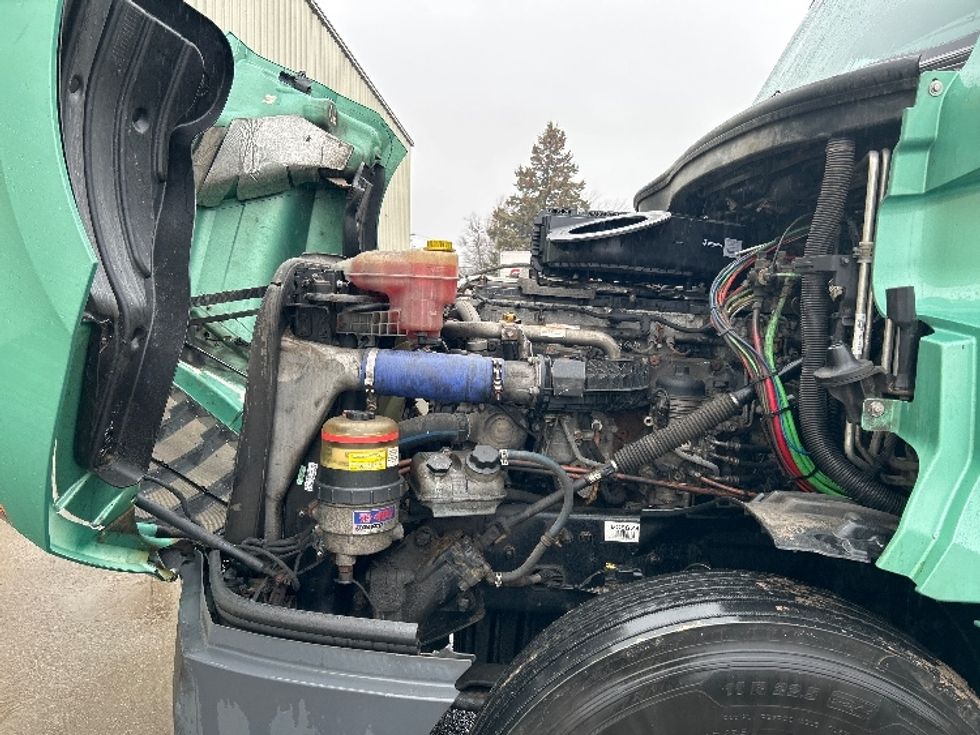 Sleeper Tractor-Heavy Duty Tractors-Freightliner-2020-T12664ST-Moncton-NB-927,847\n\t\tkm-$ 66,000 - Image 21