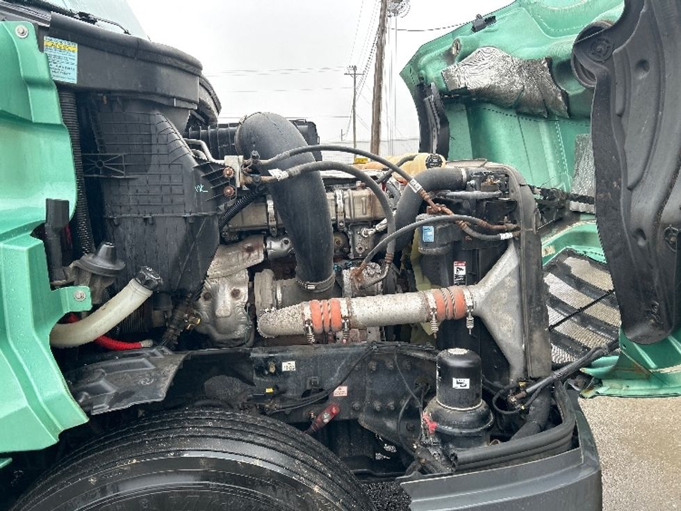 Sleeper Tractor-Heavy Duty Tractors-Freightliner-2020-T12664ST-Moncton-NB-959,597\n\t\tkm-$ 64,000 - Image 20