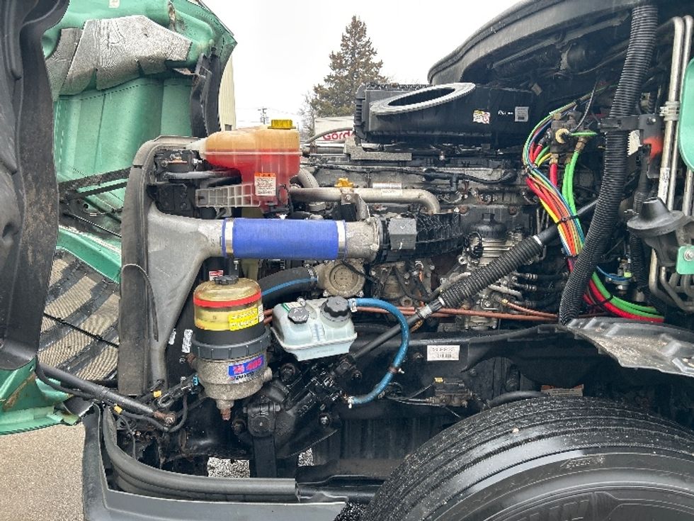 Sleeper Tractor-Heavy Duty Tractors-Freightliner-2020-T12664ST-Moncton-NB-959,597\n\t\tkm-$ 64,000 - Image 21