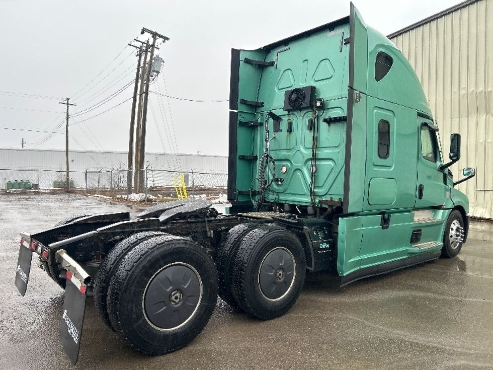 Sleeper Tractor-Heavy Duty Tractors-Freightliner-2020-T12664ST-Moncton-NB-959,597\n\t\tkm-$ 64,000 - Image 7