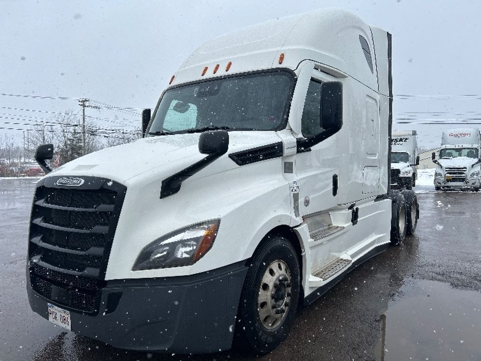 Sleeper Tractor-Heavy Duty Tractors-Freightliner-2020-T12664ST-Moncton-NB-972,428\n\t\tkm-$ 63,750 - Image 3
