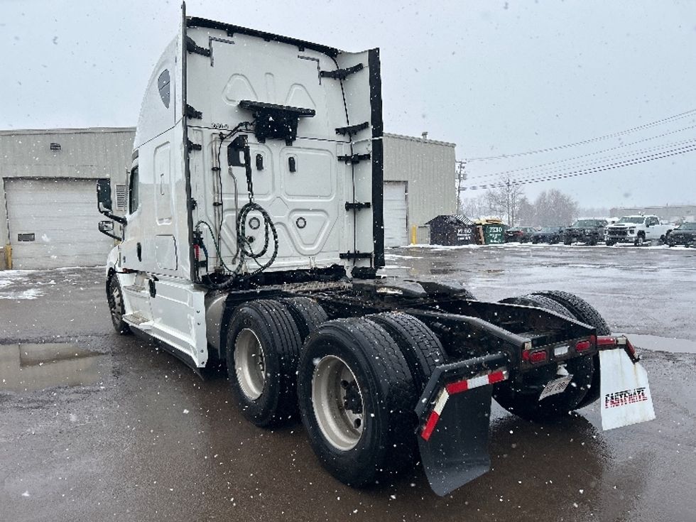 Sleeper Tractor-Heavy Duty Tractors-Freightliner-2020-T12664ST-Moncton-NB-972,428\n\t\tkm-$ 63,750 - Image 5