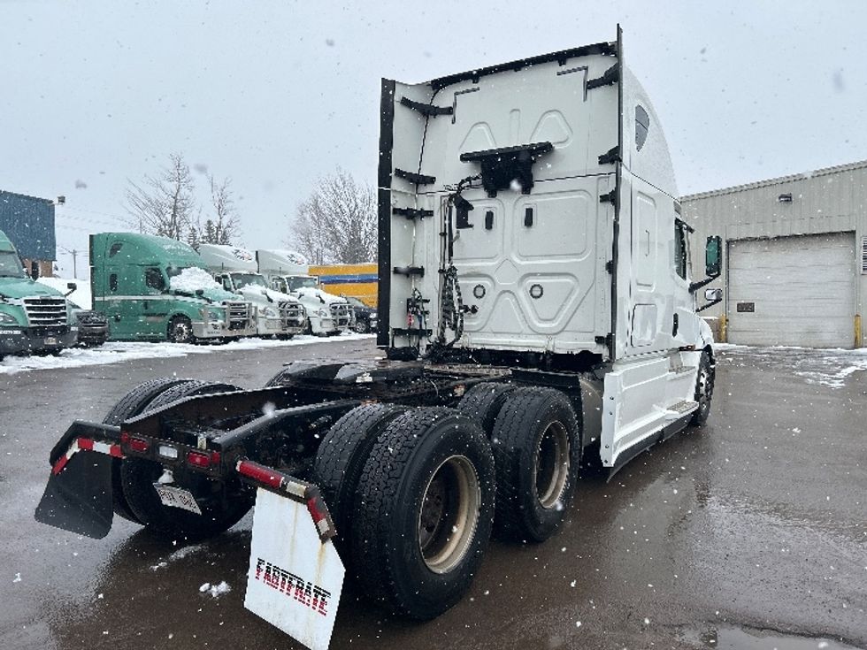 Sleeper Tractor-Heavy Duty Tractors-Freightliner-2020-T12664ST-Moncton-NB-972,428\n\t\tkm-$ 63,750 - Image 7