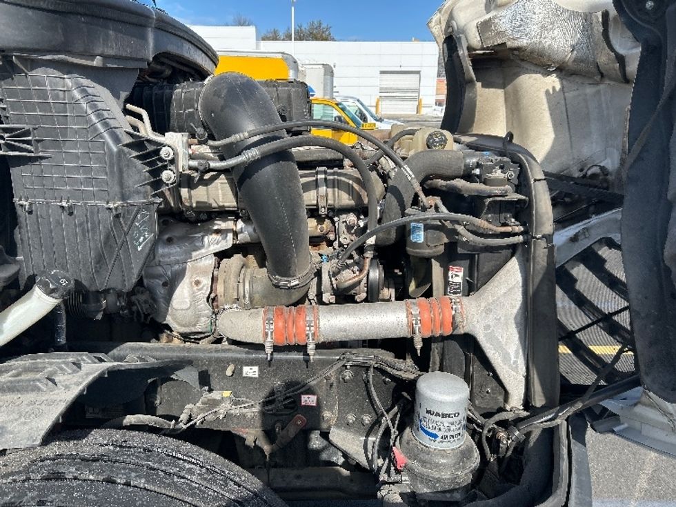 Sleeper Tractor-Heavy Duty Tractors-Freightliner-2020-T12664ST-Monmouth Junction-NJ-504,512\n\t\tmiles-$ 62,750 - Image 20