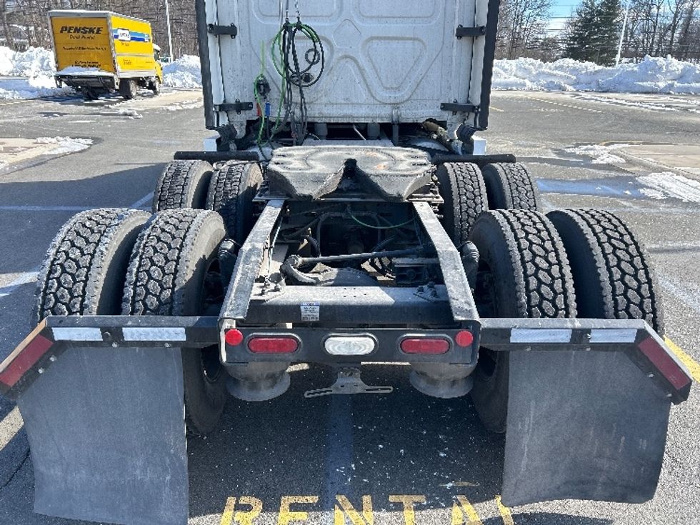 Sleeper Tractor-Heavy Duty Tractors-Freightliner-2020-T12664ST-Monmouth Junction-NJ-504,512\n\t\tmiles-$ 62,750 - Image 6