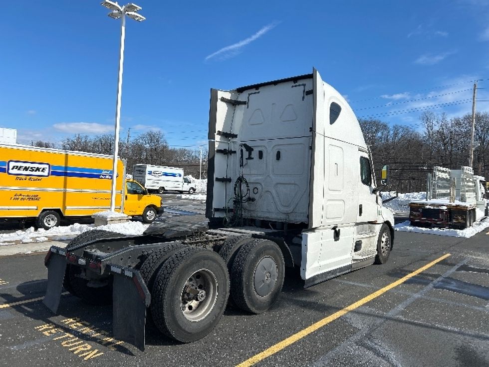 Sleeper Tractor-Heavy Duty Tractors-Freightliner-2020-T12664ST-Monmouth Junction-NJ-504,512\n\t\tmiles-$ 62,750 - Image 7