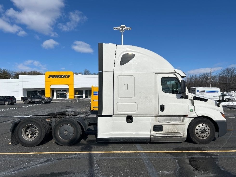 Sleeper Tractor-Heavy Duty Tractors-Freightliner-2020-T12664ST-Monmouth Junction-NJ-504,512\n\t\tmiles-$ 62,750 - Image 8