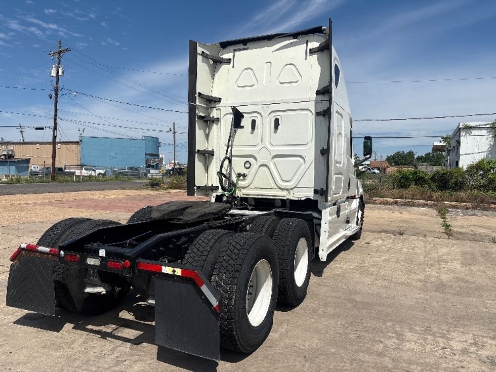 Sleeper Tractor-Heavy Duty Tractors-Freightliner-2020-T12664ST-Monroe-LA-321,640\n\t\tmiles-$ 70,750 - Image 5