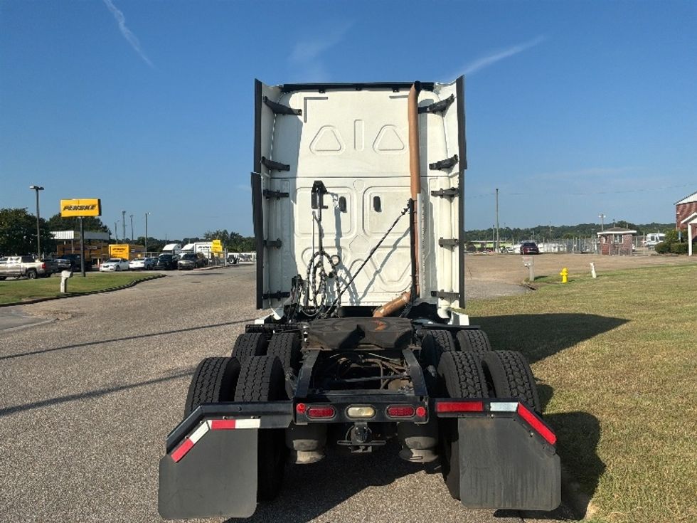 Sleeper Tractor-Heavy Duty Tractors-Freightliner-2020-T12664ST-Montgomery-AL-399,828\n\t\tmiles-$ 75,000 - Image 6