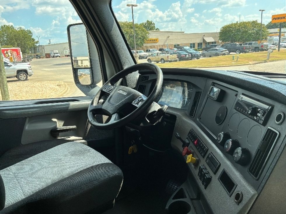 Sleeper Tractor-Heavy Duty Tractors-Freightliner-2020-T12664ST-Montgomery-AL-407,581\n\t\tmiles-$ 73,000 - Image 15